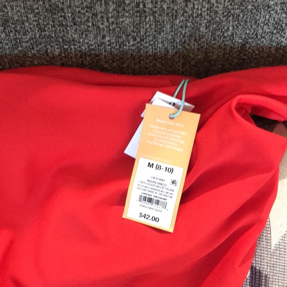 Woman swim suite from Target - Picture 3 of 3